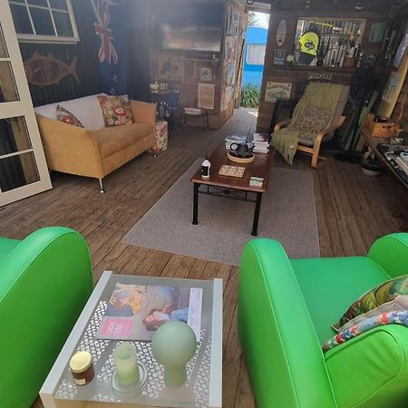 Raglan West Retro Beach Vibe Accommodation Luaran gambar